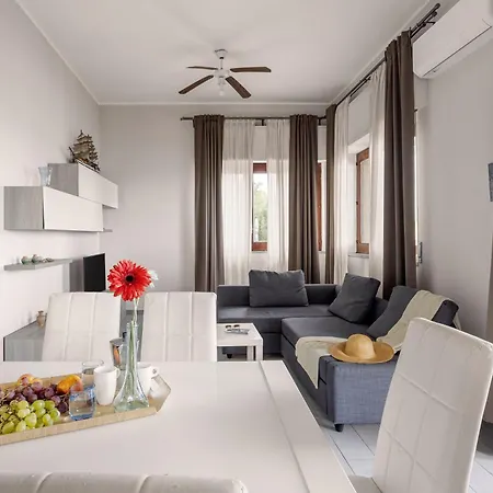 Apartment Praiola House *