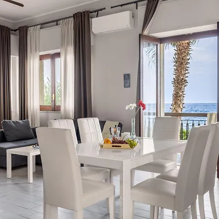 Praiola House * Pozzillo
