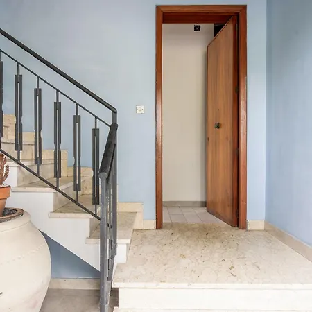 Apartment Praiola House